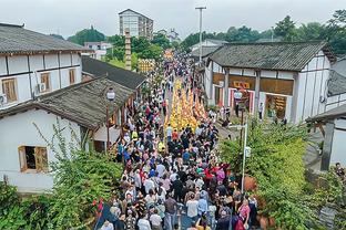 完美发挥！维尼修斯半场戴帽当选国家德比全场最佳球员